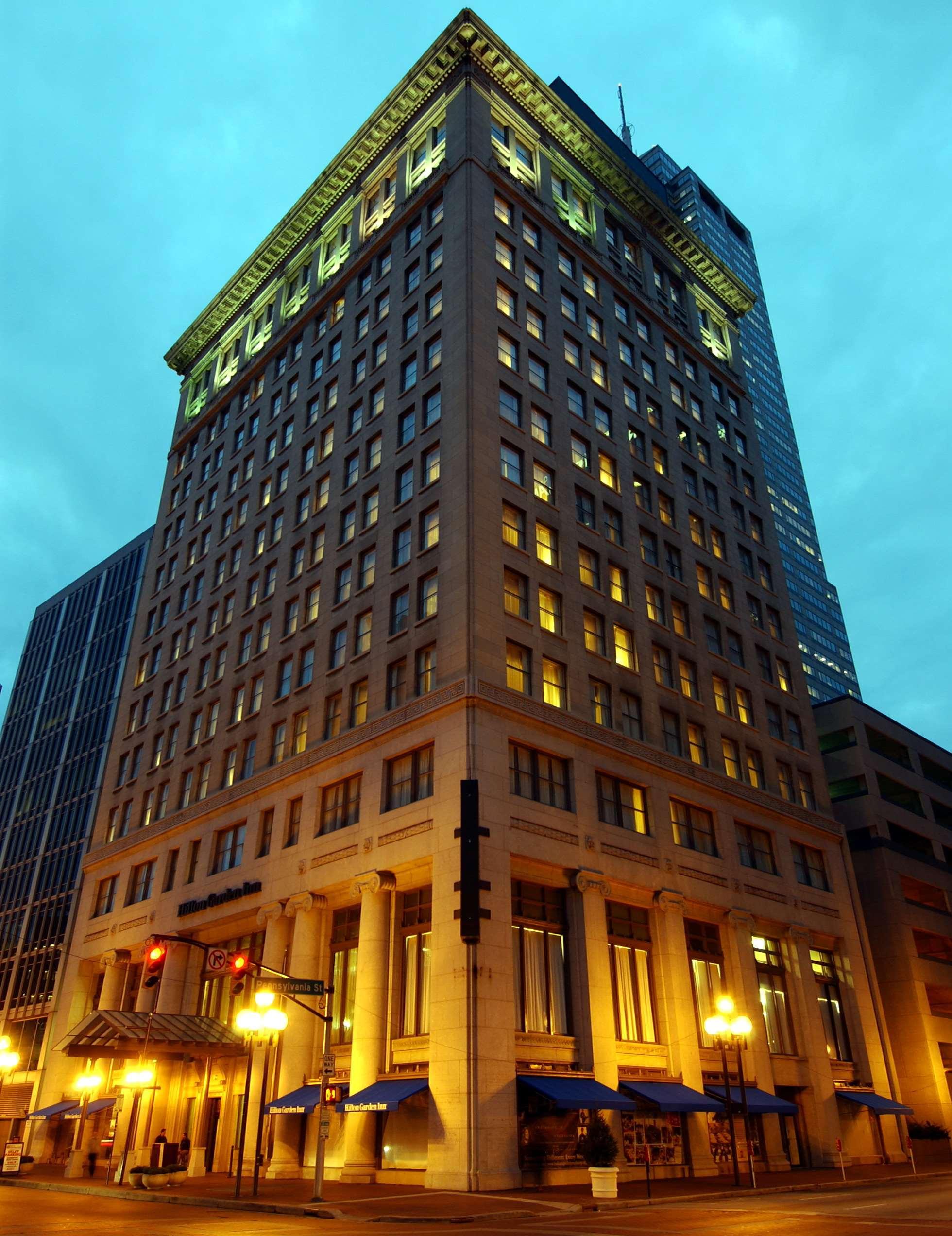 Hilton Garden Inn Indianapolis Downtown Exterior photo